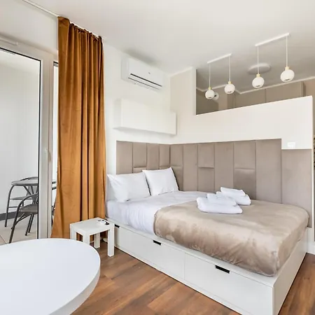 Okecie Nowy Sluzewiec 21 By Superapart - Next To Chopina Airport Apartment *