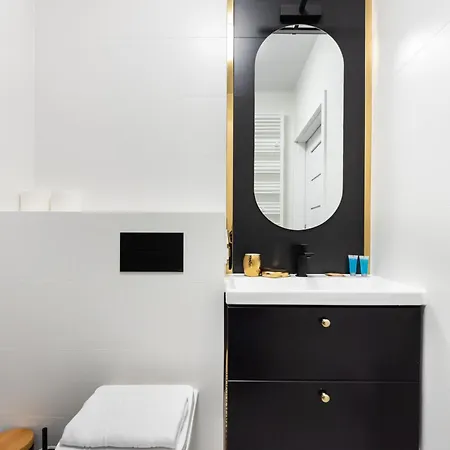 Okecie Nowy Sluzewiec 21 By Superapart - Next To Chopina Airport