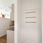 Apartman Okecie Nowy Sluzewiec 21 By Superapart - Next To Chopina Airport Varsó